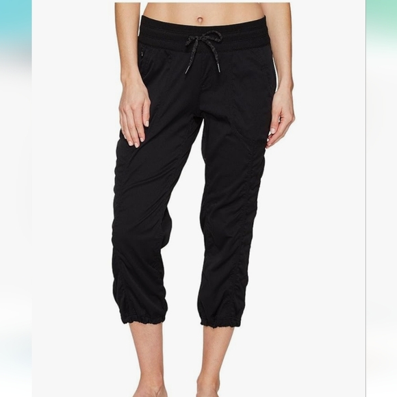 NWOT! TNF Aphrodite 2.0 Capris - S - Picture 3 of 8